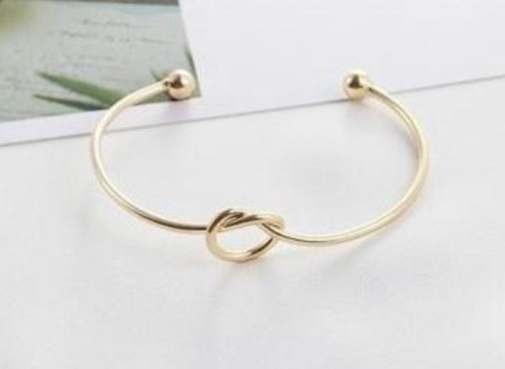 Love Knot Bracelet, Gold